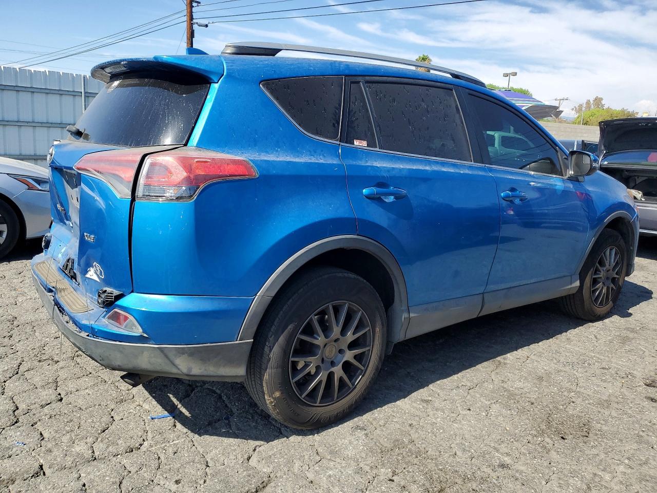 2017 TOYOTA RAV4 XLE — снимка 3