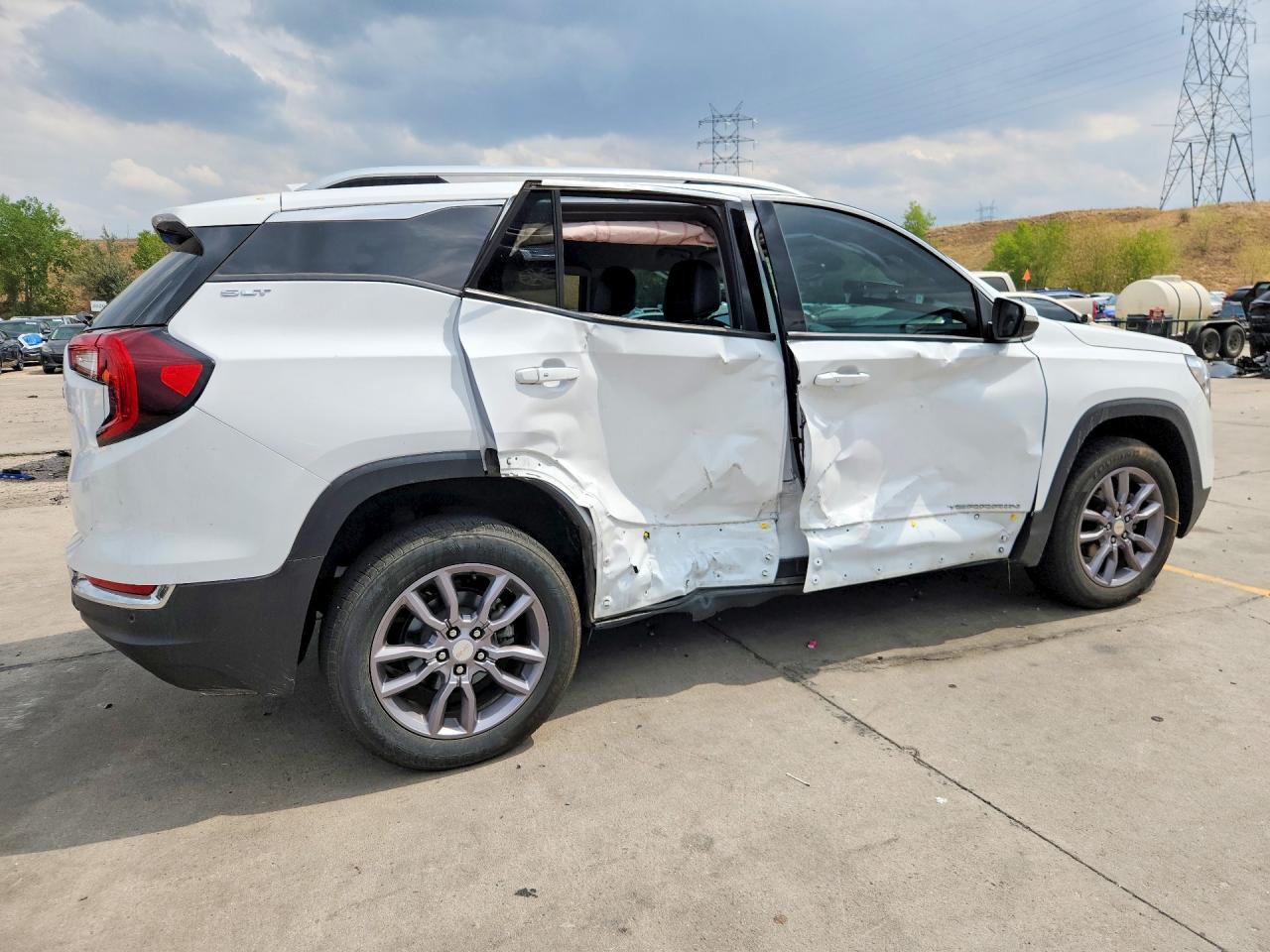 2023 GMC TERRAIN SLT — снимка 3
