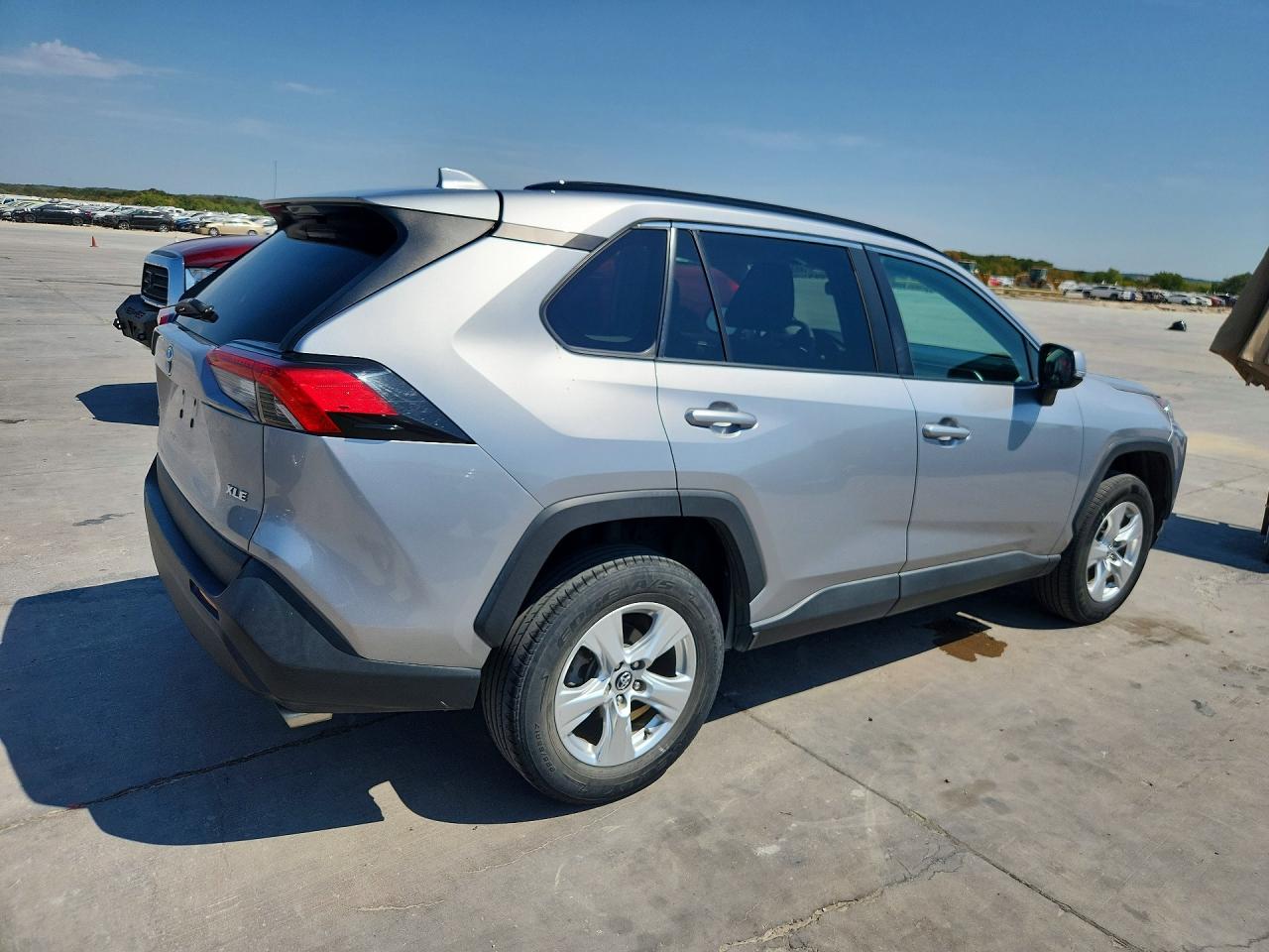 2020 TOYOTA RAV4 XLE — снимка 3