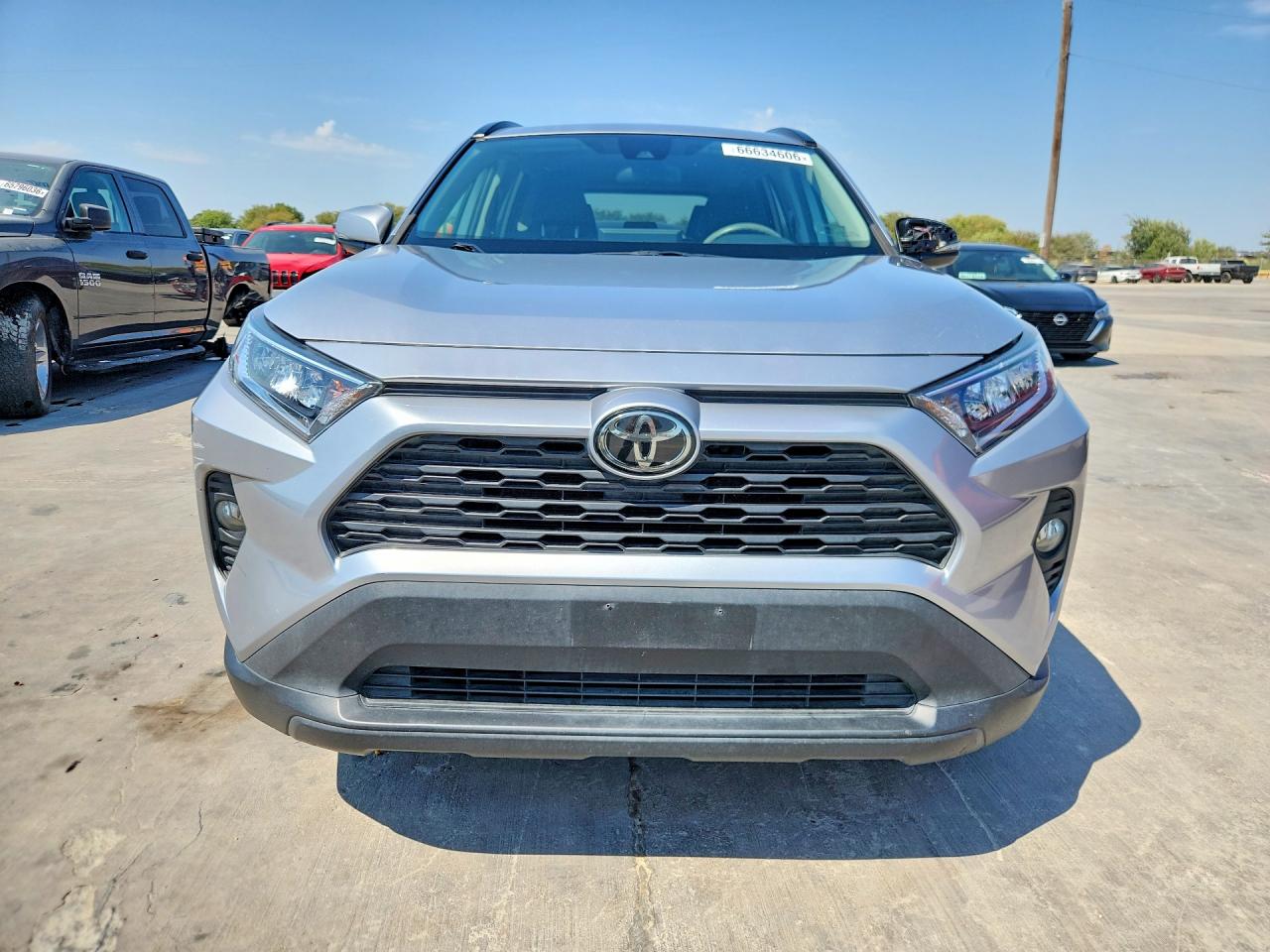 2020 TOYOTA RAV4 XLE — снимка 5