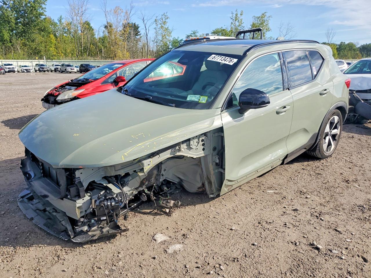 2024 VOLVO XC40 PLUS