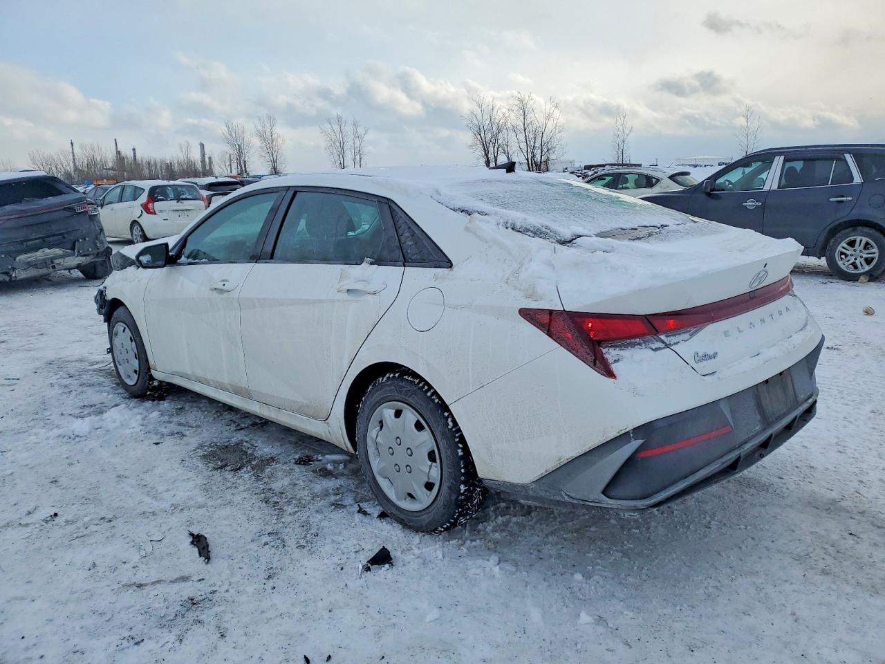 2025 HYUNDAI ELANTRA SEL SPORT — снимка 2