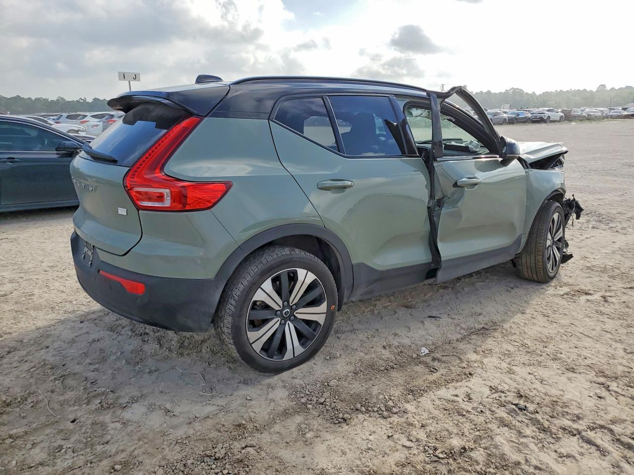 2023 VOLVO XC40 RECHARGE PLUS — снимка 3