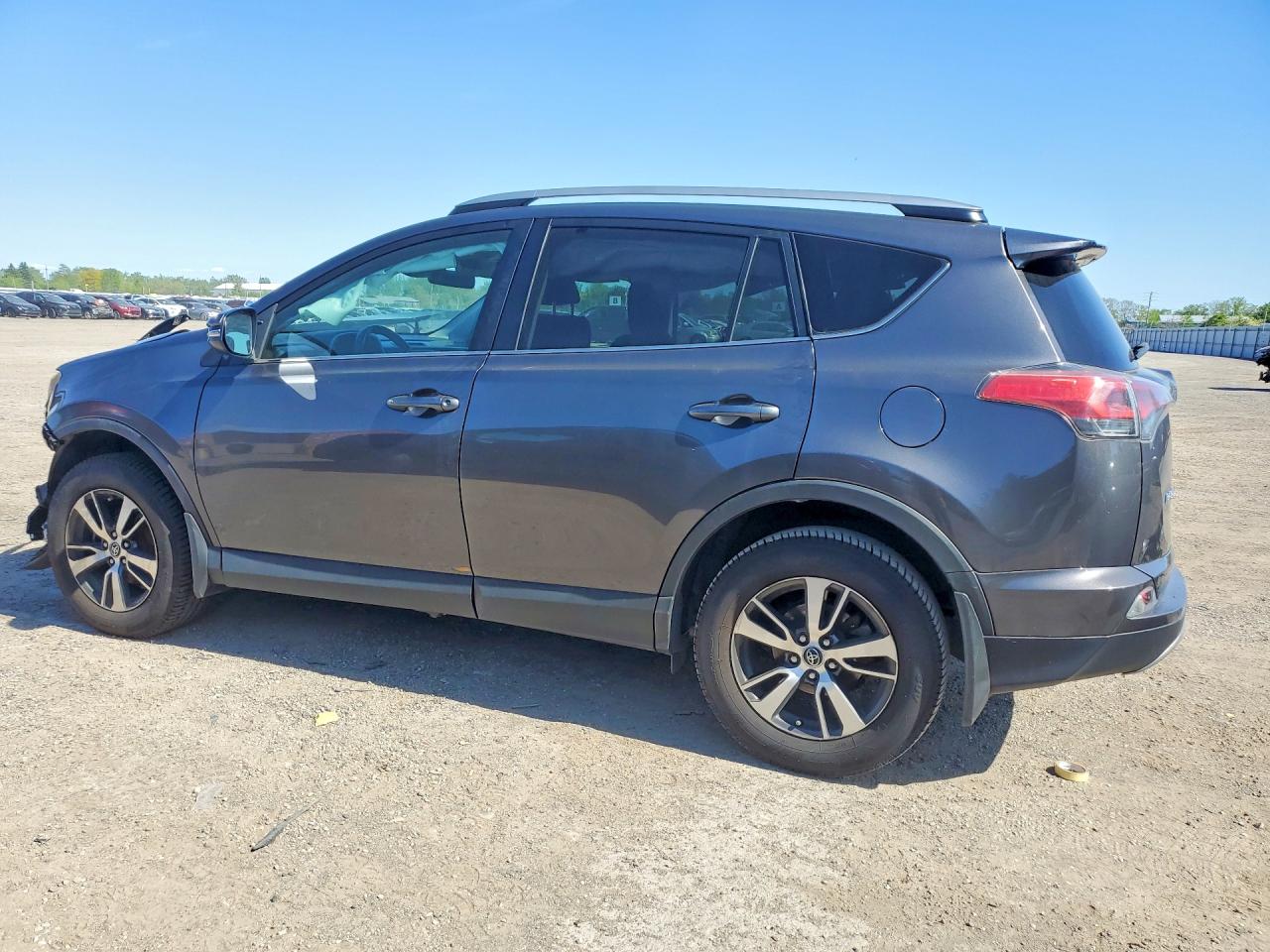 2017 TOYOTA RAV4 XLE — снимка 2