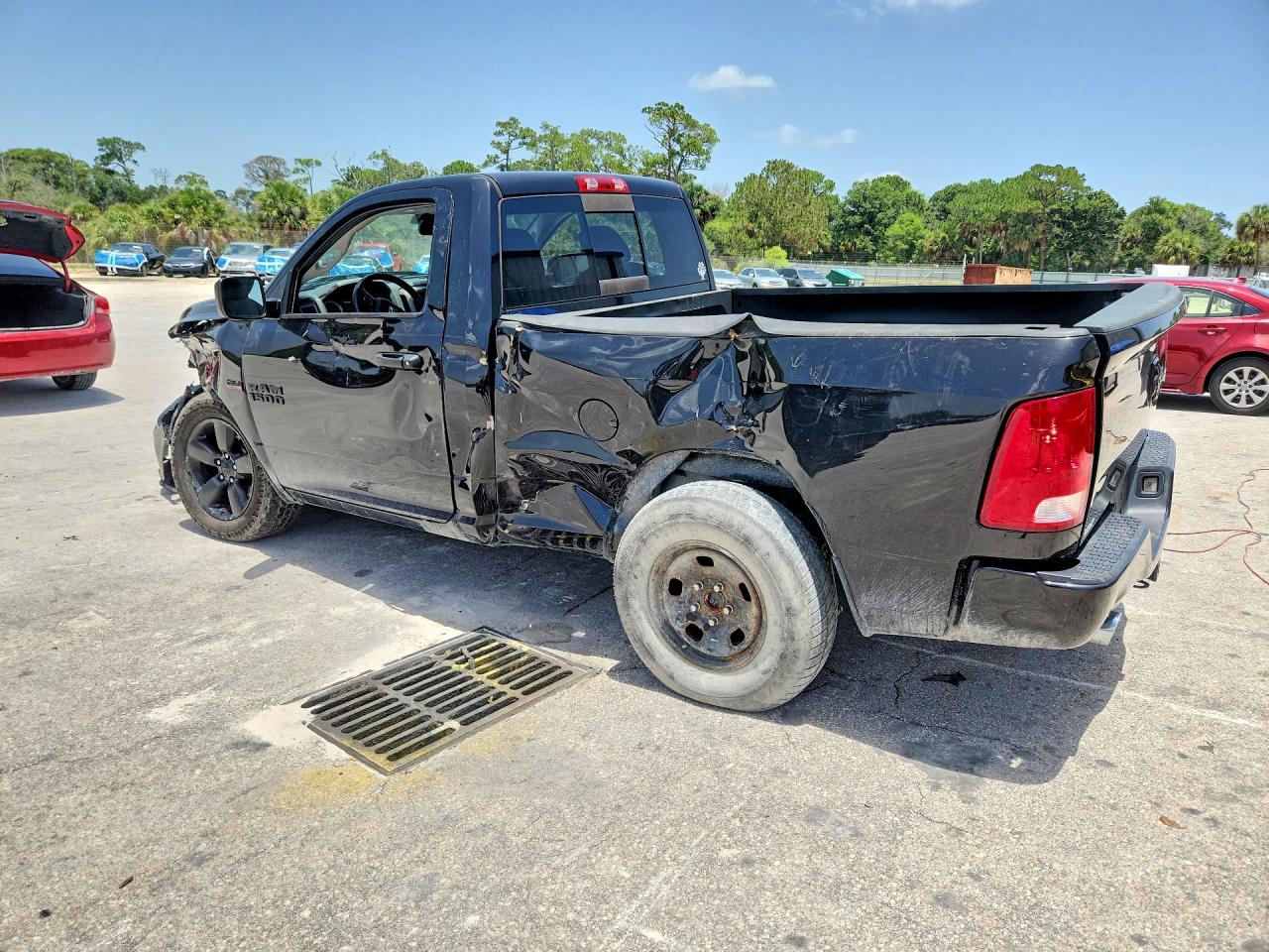 2016 RAM 1500 ST — снимка 2