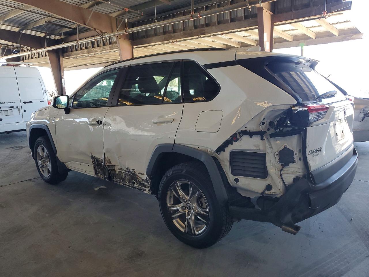 2020 TOYOTA RAV4 LE — снимка 2