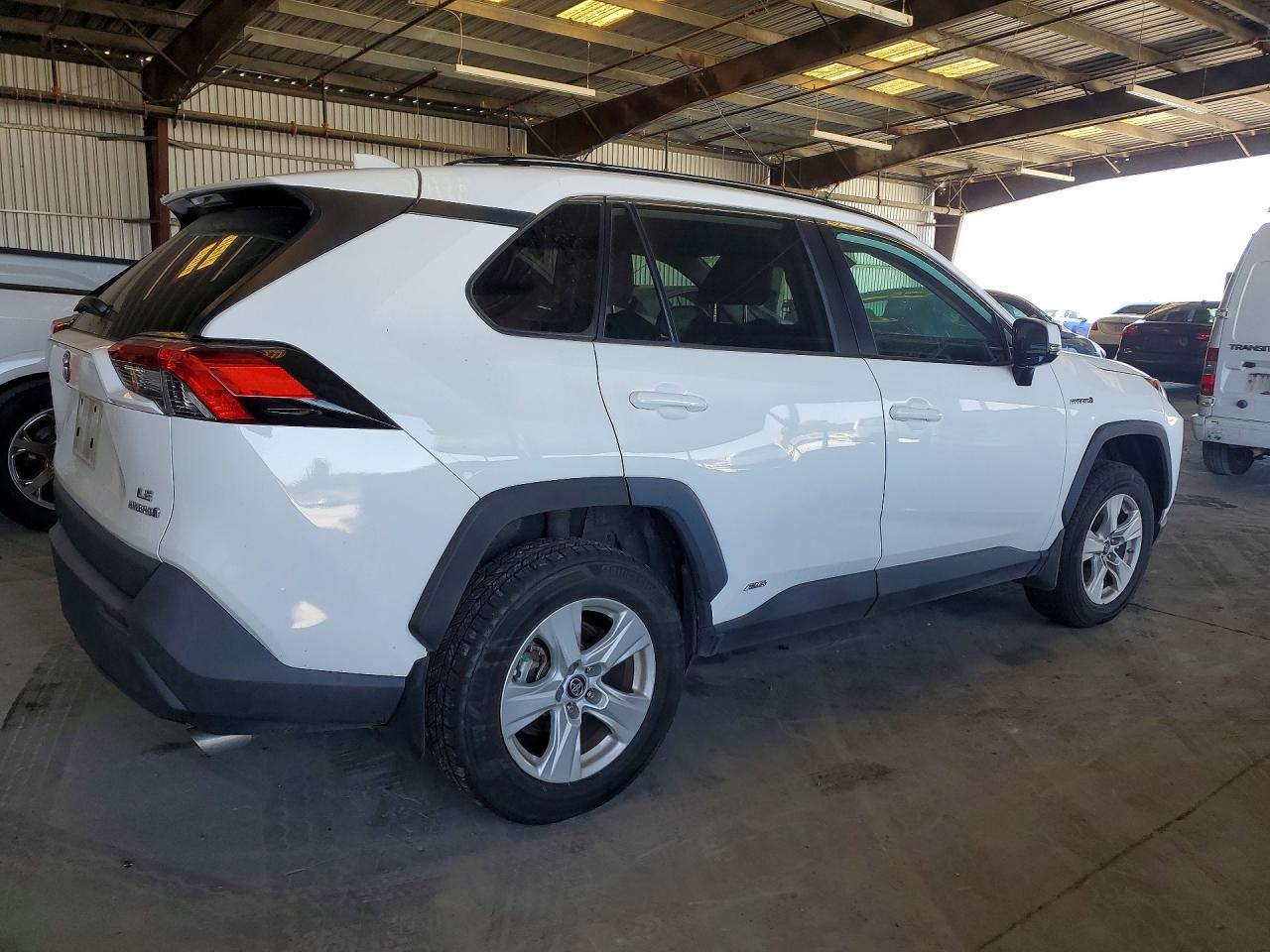 2020 TOYOTA RAV4 LE — снимка 3