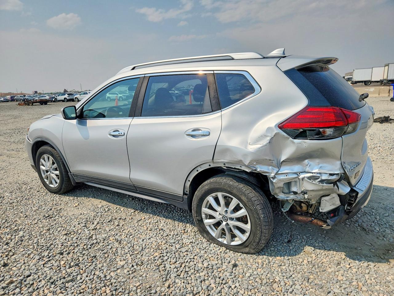 2017 NISSAN ROGUE SV — снимка 2