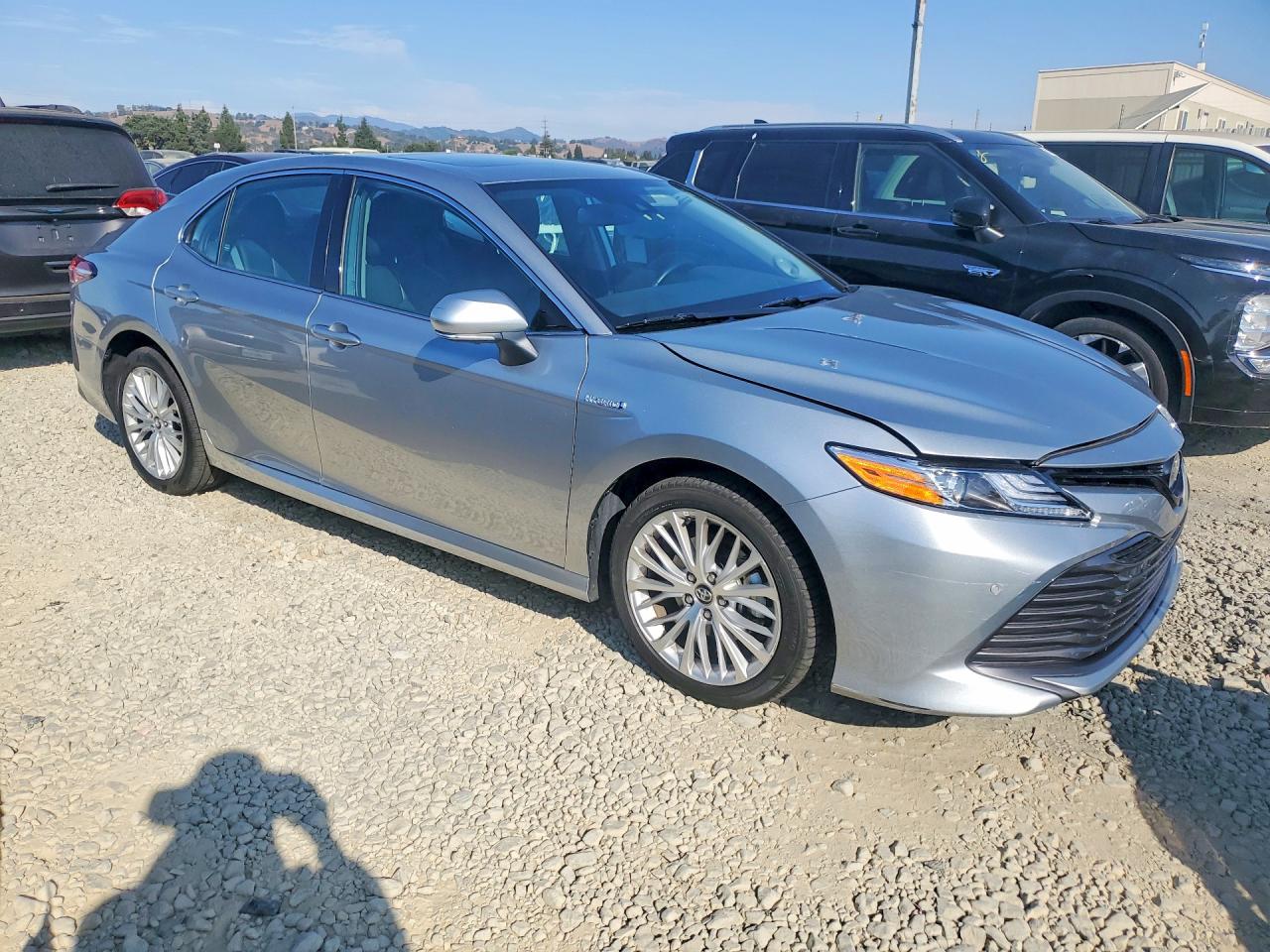 2019 TOYOTA CAMRY HYBRID XLE — снимка 4