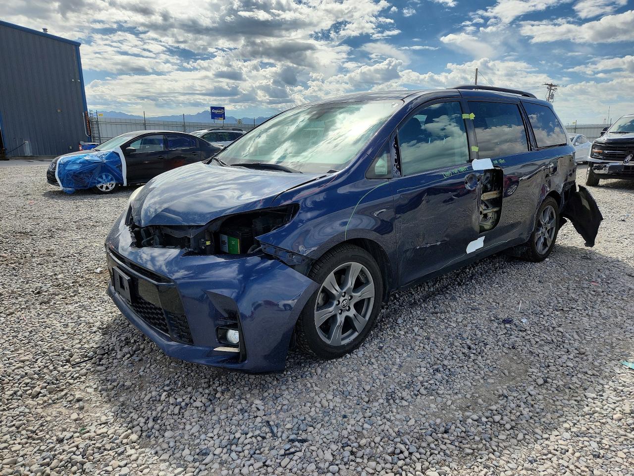 2018 TOYOTA SIENNA SE 8-PASSENGER