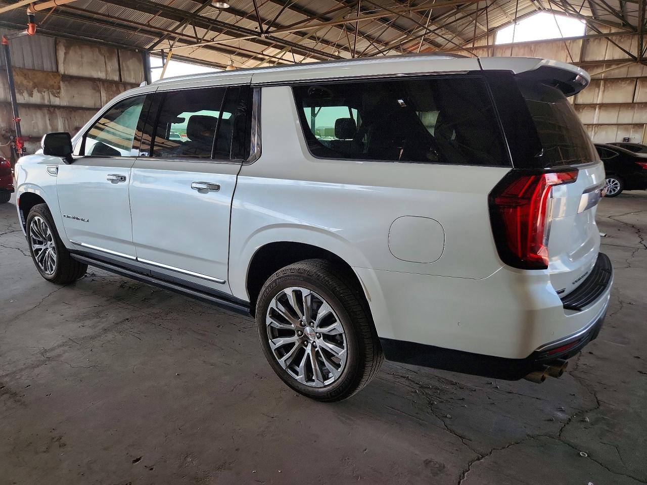 2023 GMC YUKON XL DENALI — снимка 2