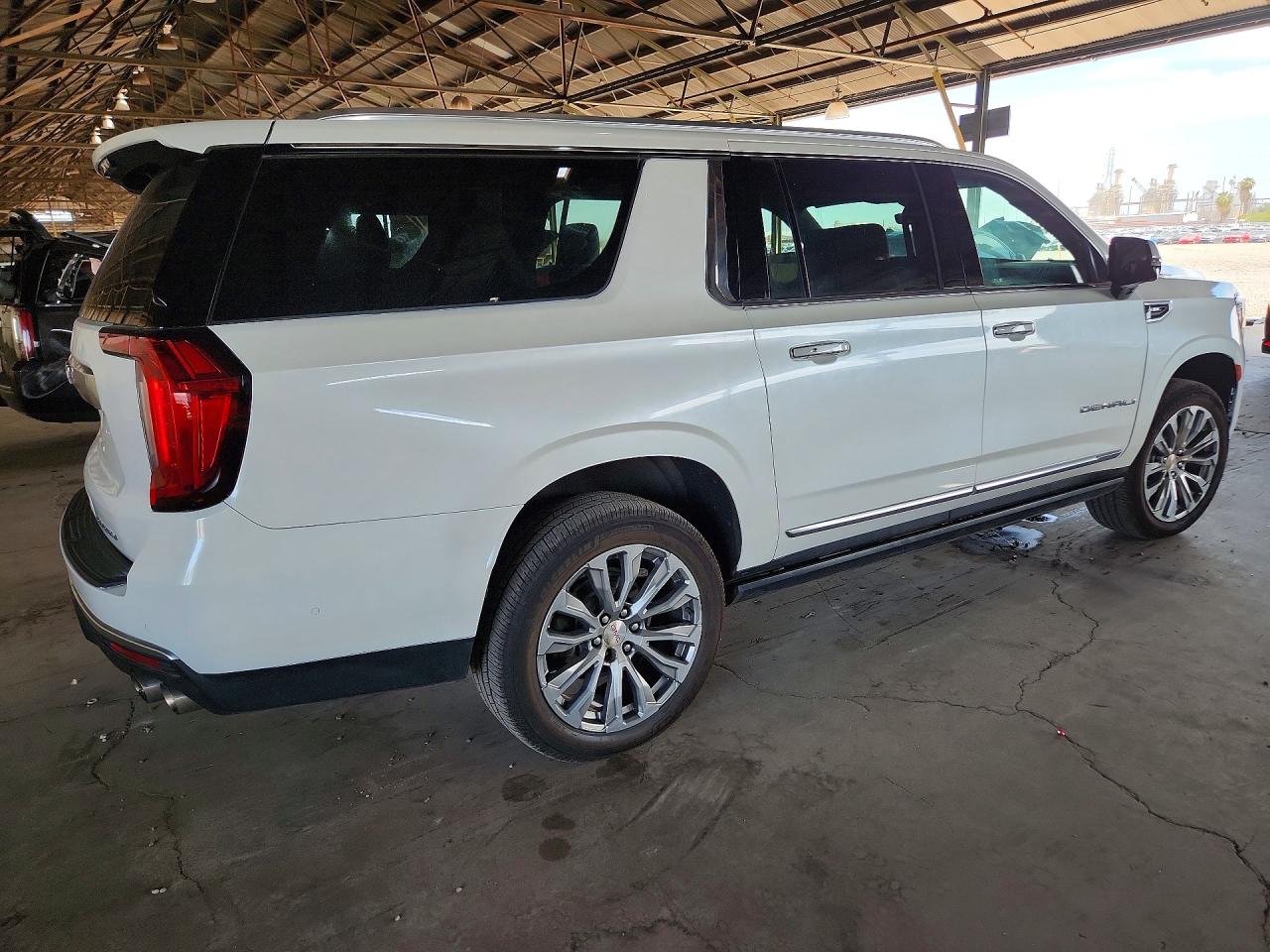 2023 GMC YUKON XL DENALI — снимка 3