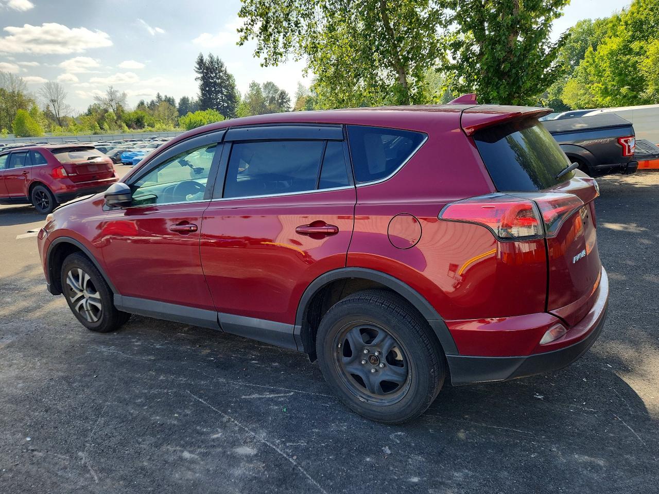 2018 TOYOTA RAV4 LE — снимка 2