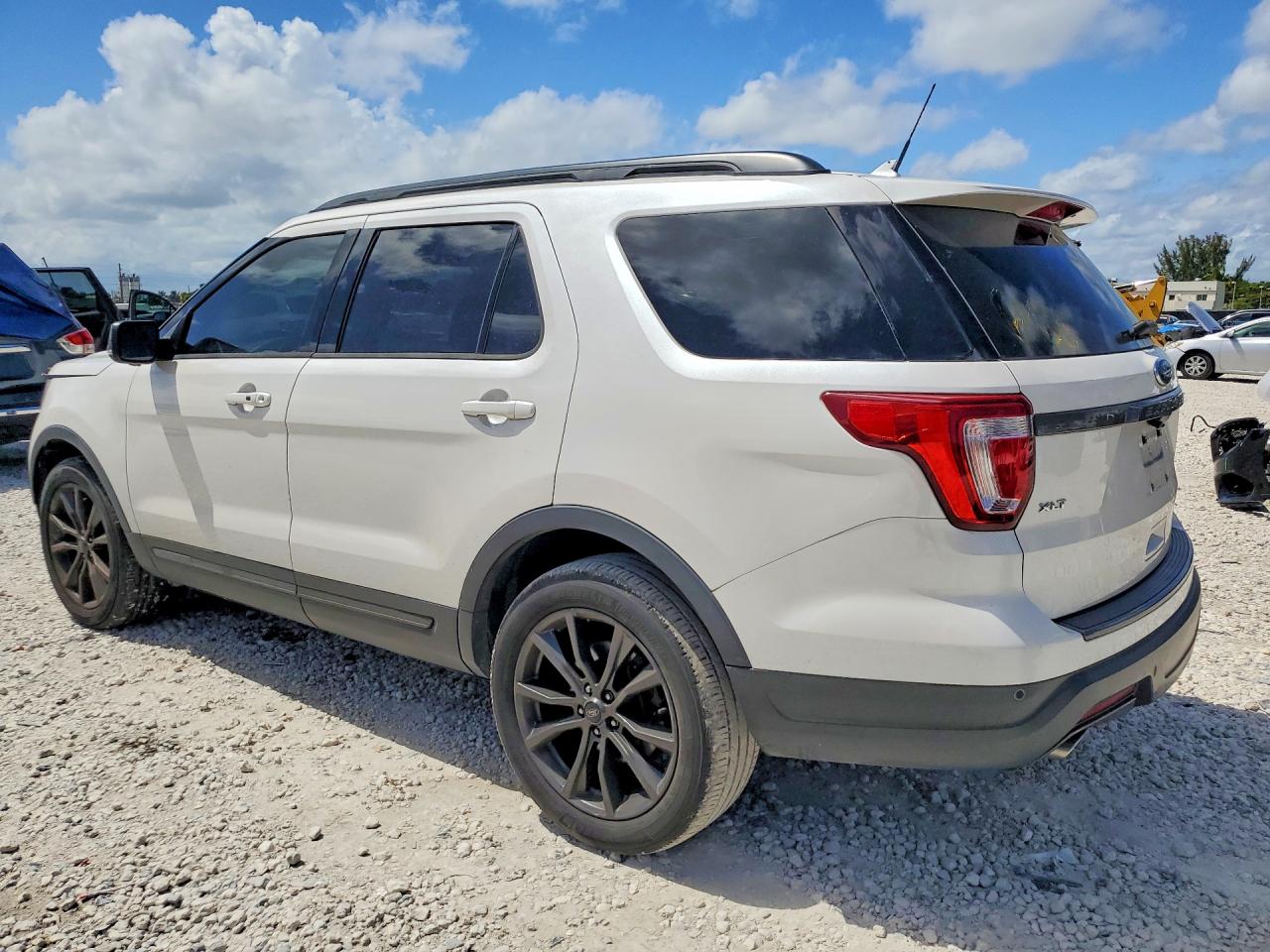 2018 FORD EXPLORER XLT — снимка 2