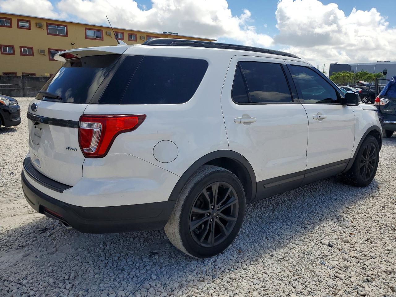 2018 FORD EXPLORER XLT — снимка 3