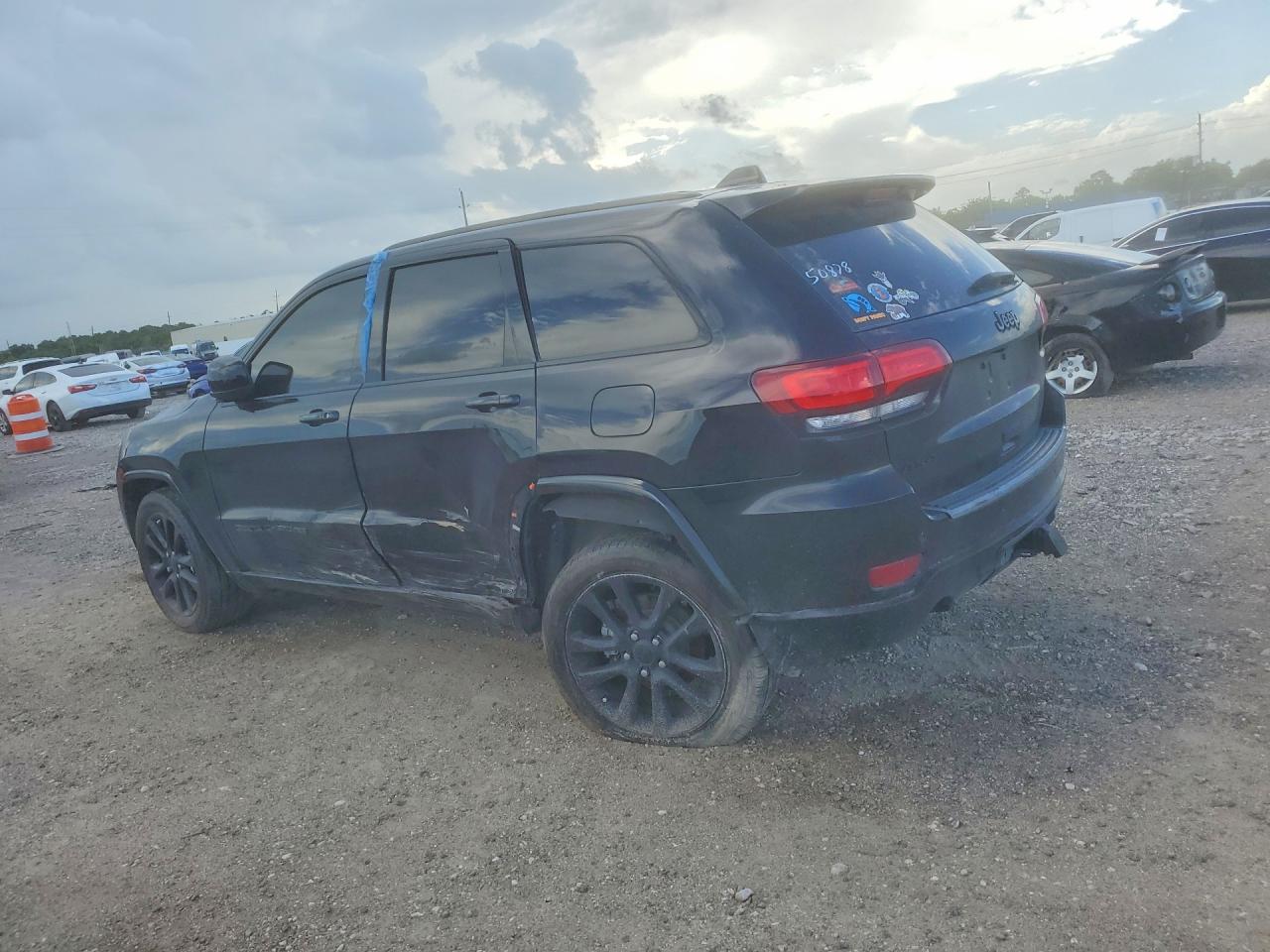 2020 JEEP GRAND CHEROKEE LAREDO — снимка 2