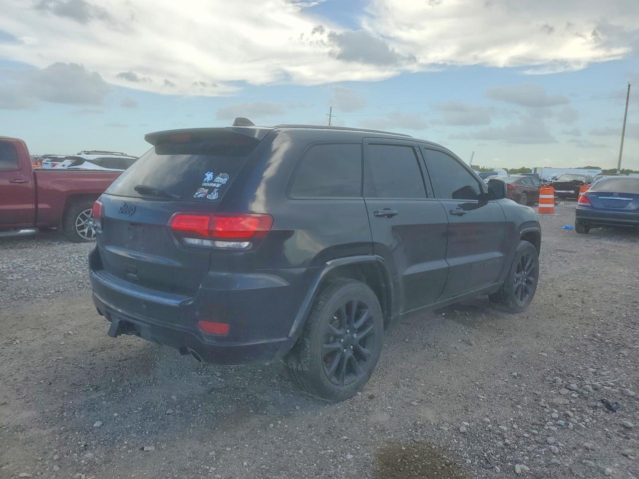 2020 JEEP GRAND CHEROKEE LAREDO — снимка 3