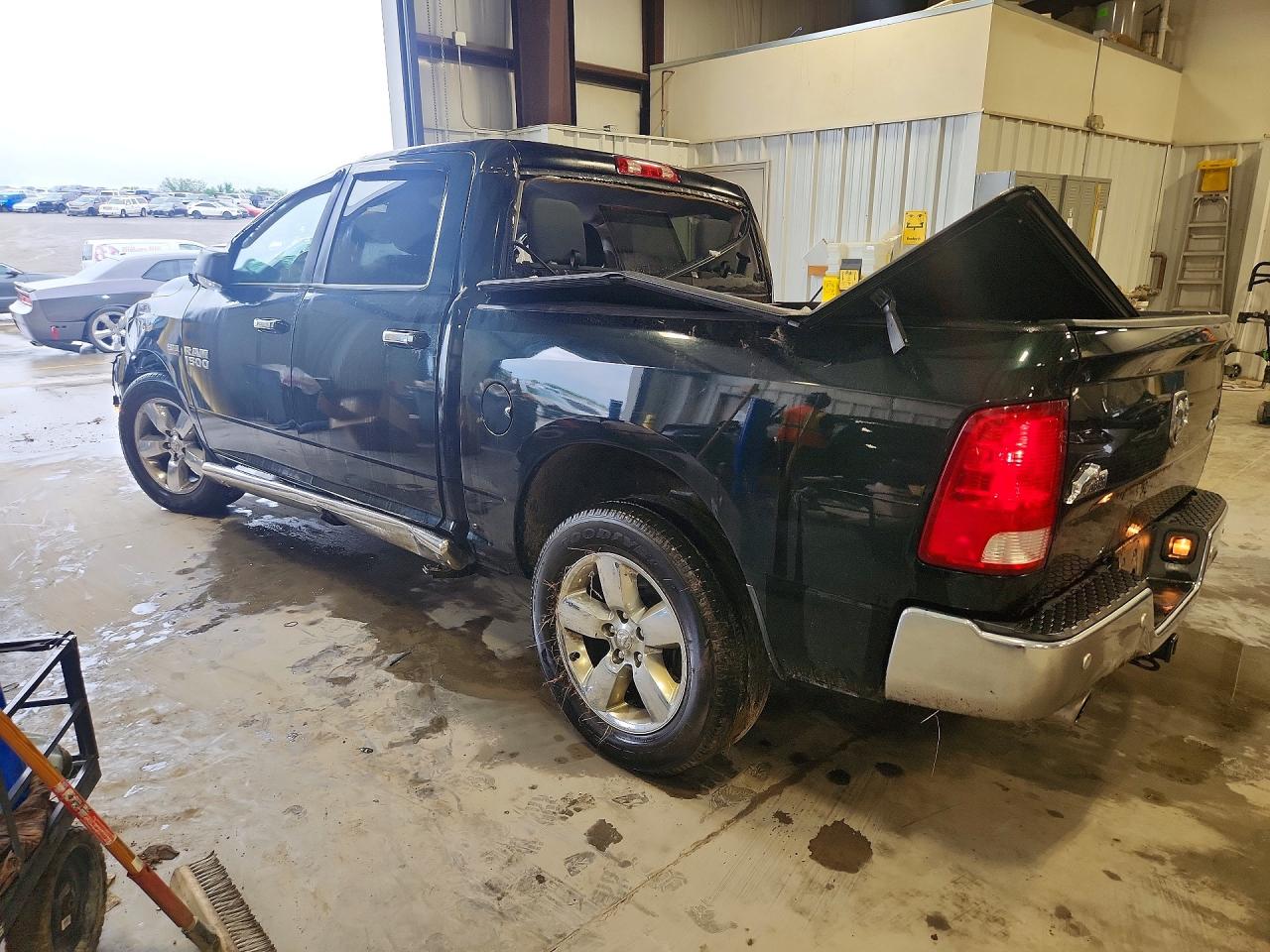 2016 RAM 1500 — снимка 2