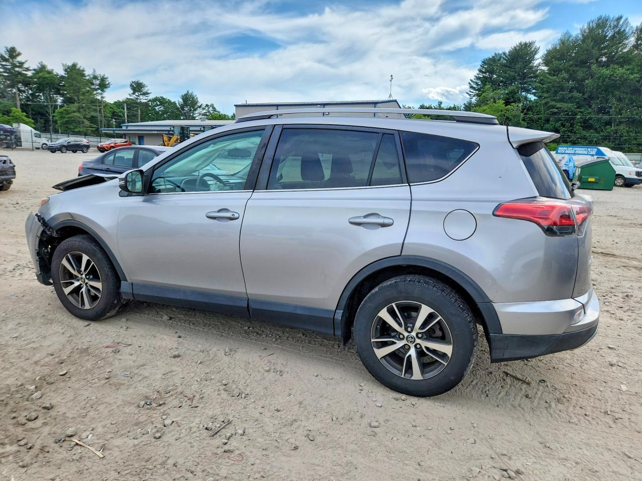 2017 TOYOTA RAV4 XLE — снимка 2