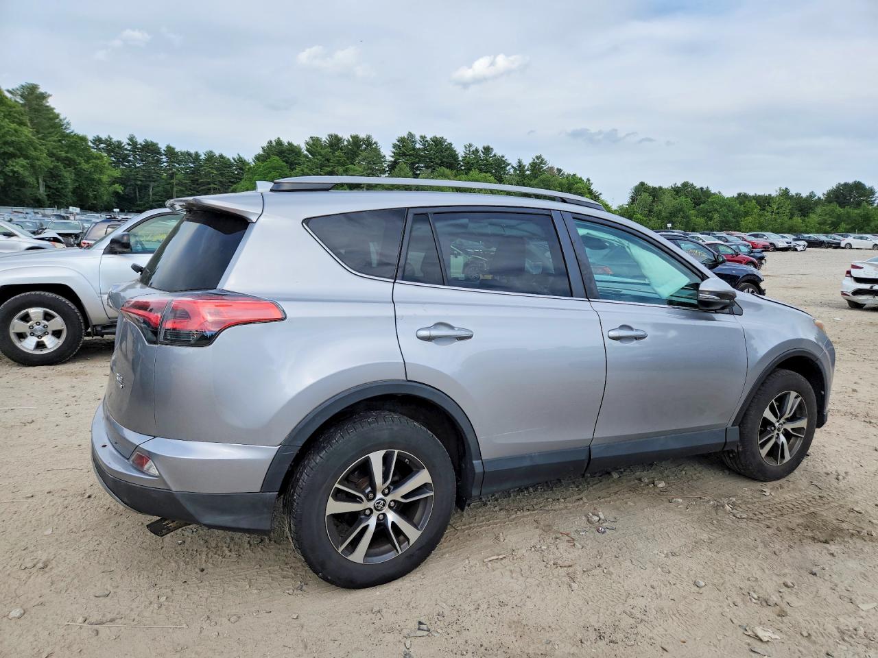 2017 TOYOTA RAV4 XLE — снимка 3