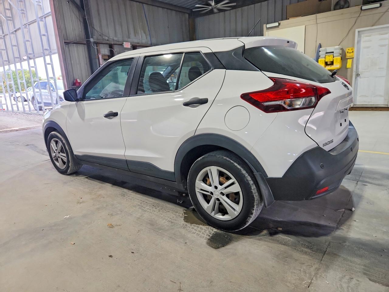 2020 NISSAN KICKS S — снимка 2