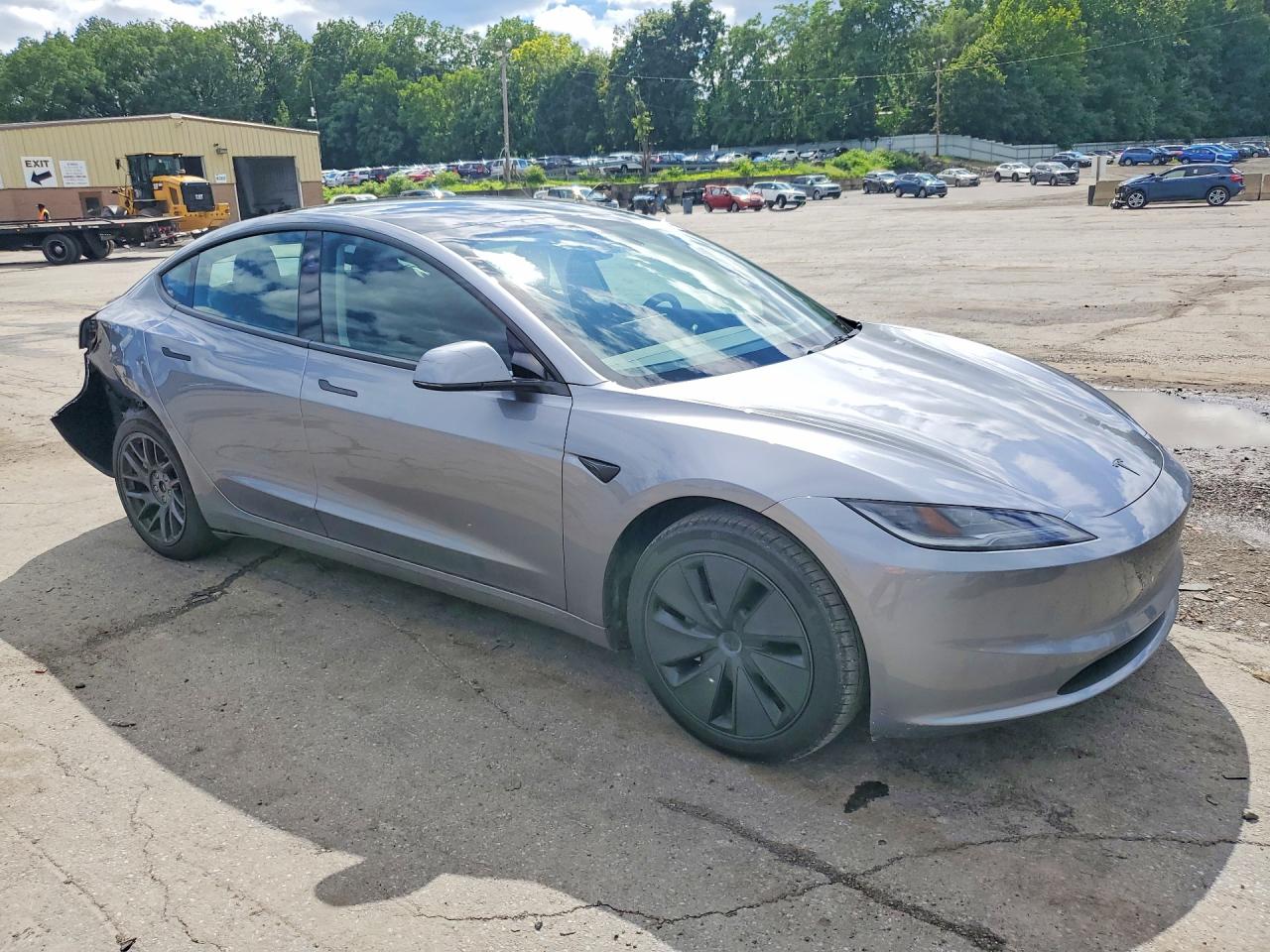 2026 TESLA MODEL 3 — снимка 4