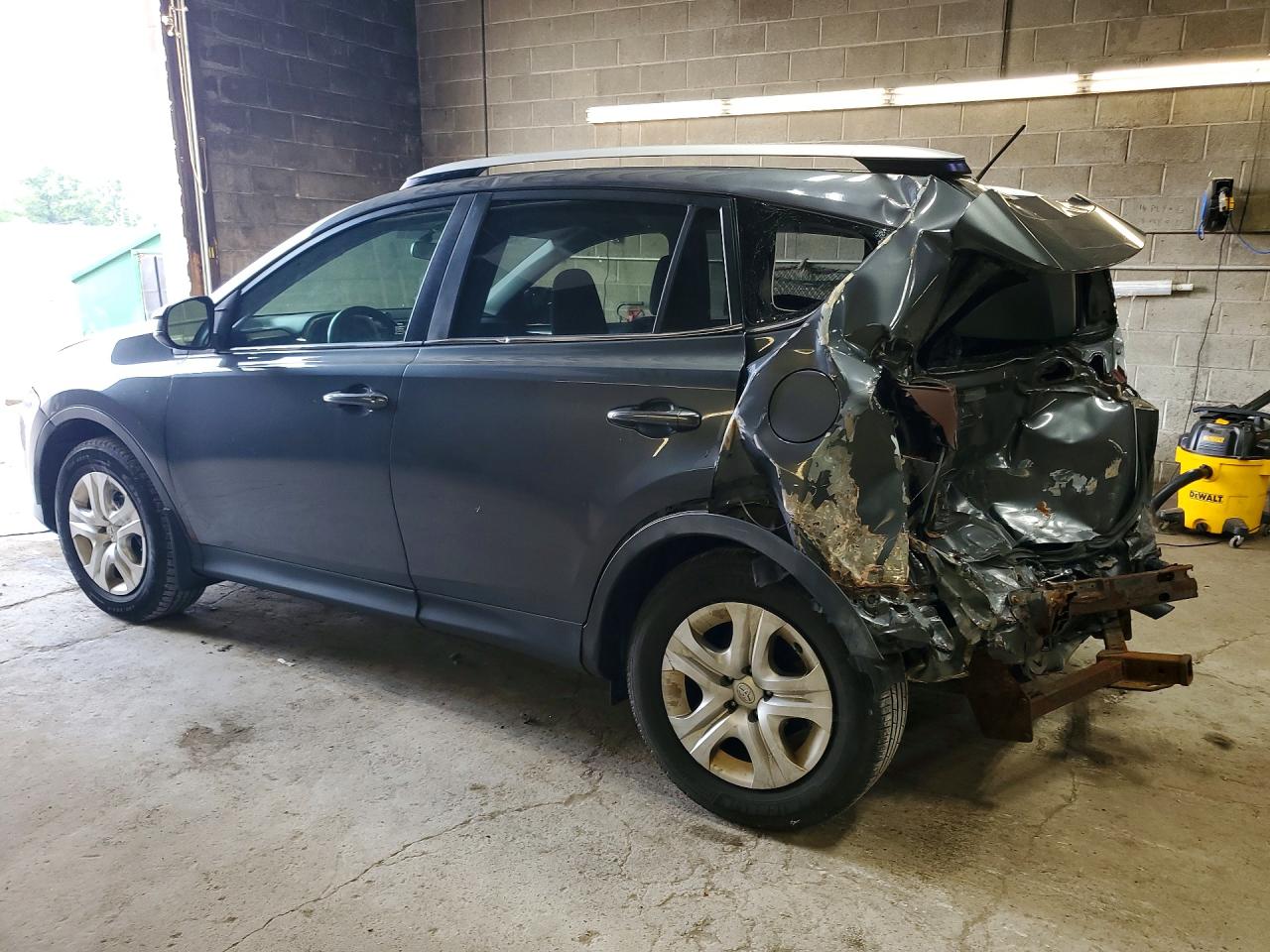 2015 TOYOTA RAV4 LE — снимка 2