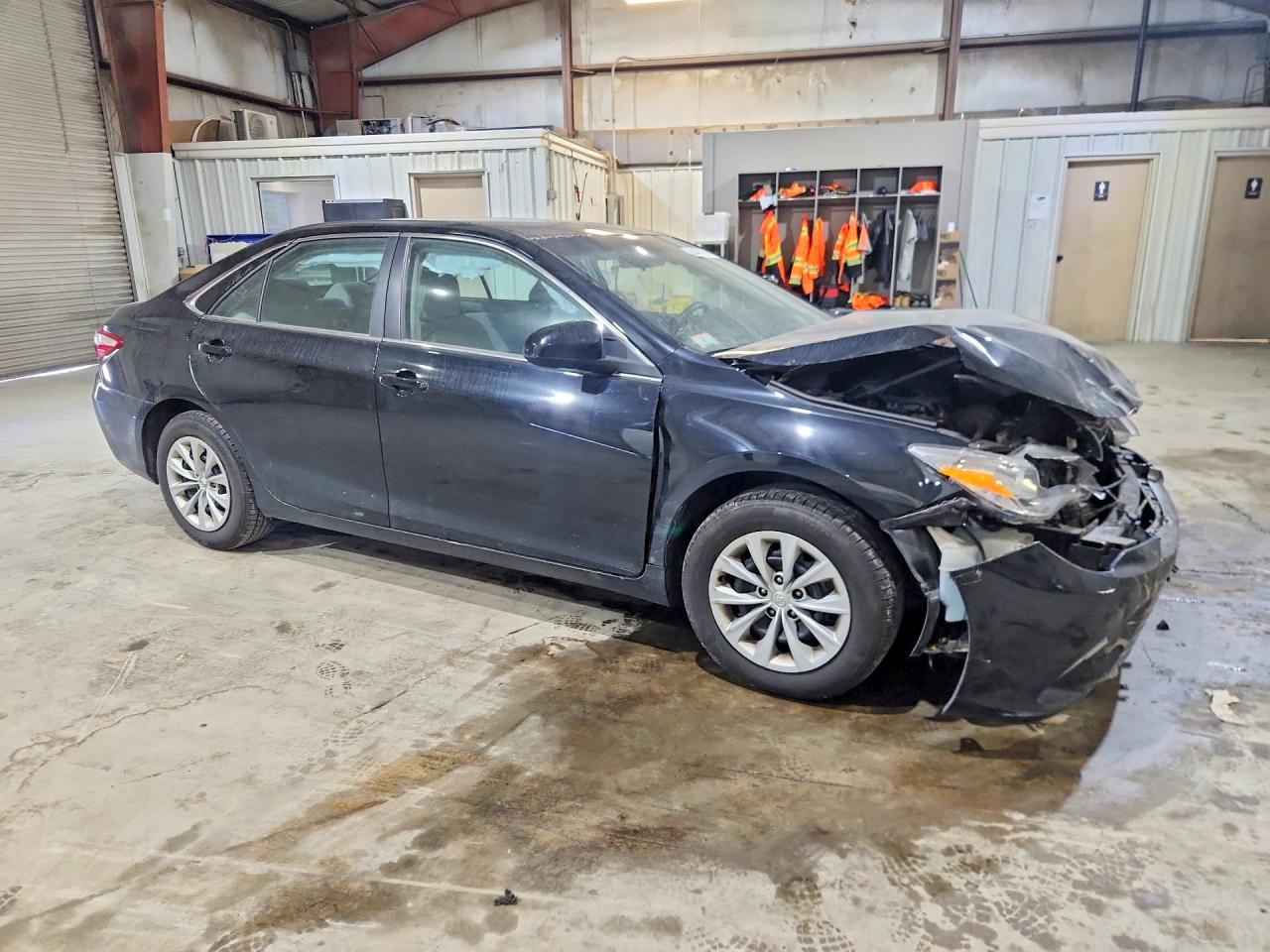 2017 TOYOTA CAMRY LE — снимка 4