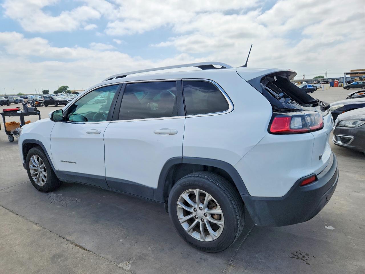 2019 JEEP CHEROKEE LATITUDE — снимка 2