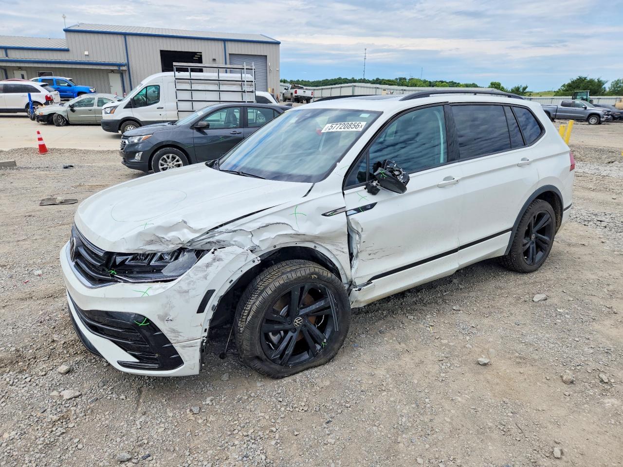 2023 VOLKSWAGEN TIGUAN SE R-LINE BLACK