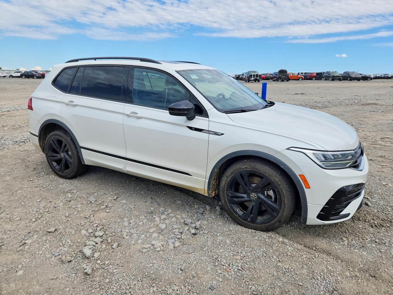 2023 VOLKSWAGEN TIGUAN SE R-LINE BLACK — снимка 4