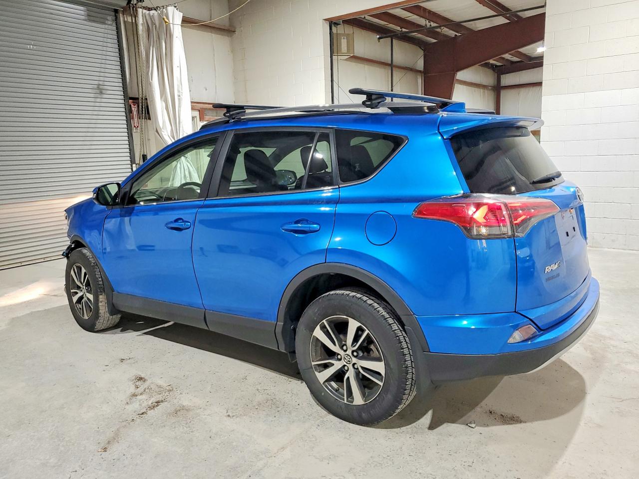 2018 TOYOTA RAV4 XLE — снимка 2