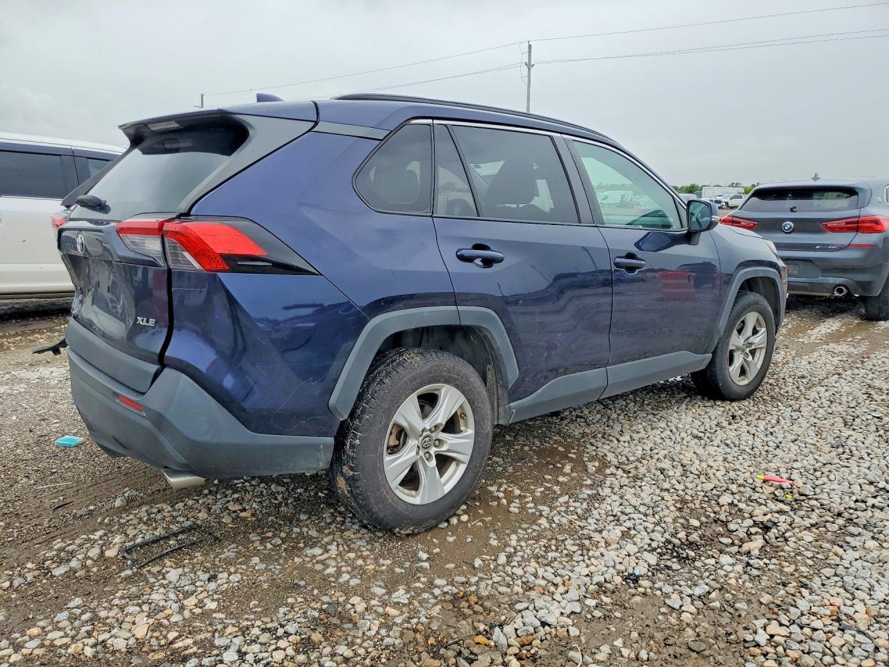 2019 TOYOTA RAV4 XLE — снимка 3