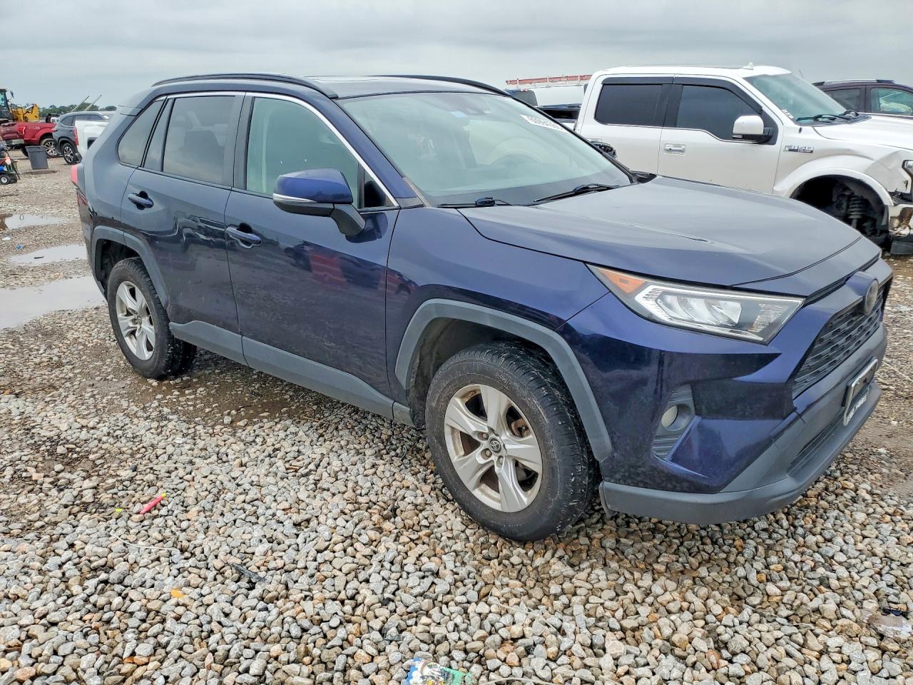 2019 TOYOTA RAV4 XLE — снимка 4