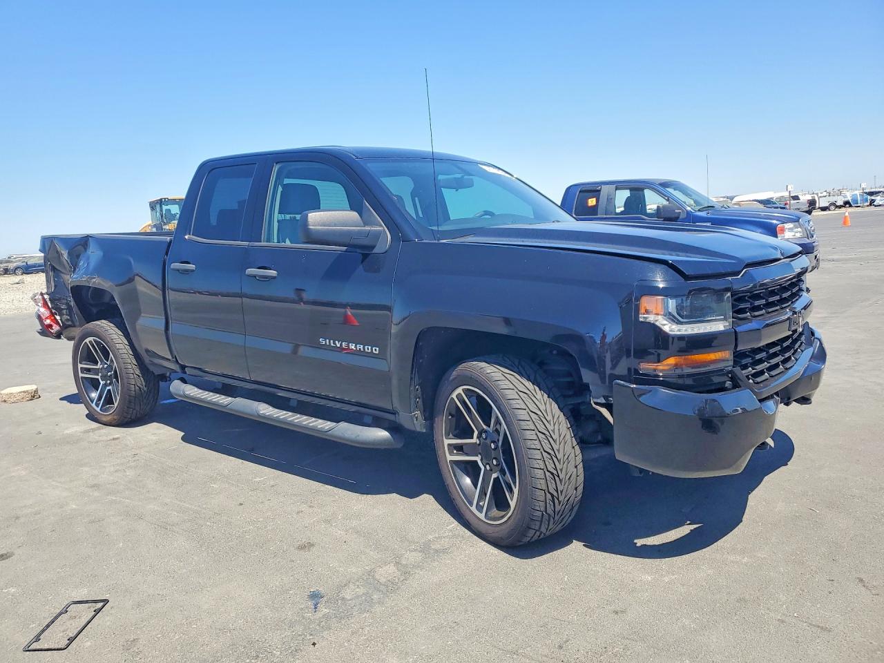 2017 CHEVROLET SILVERADO C1500 CUSTOM — снимка 4