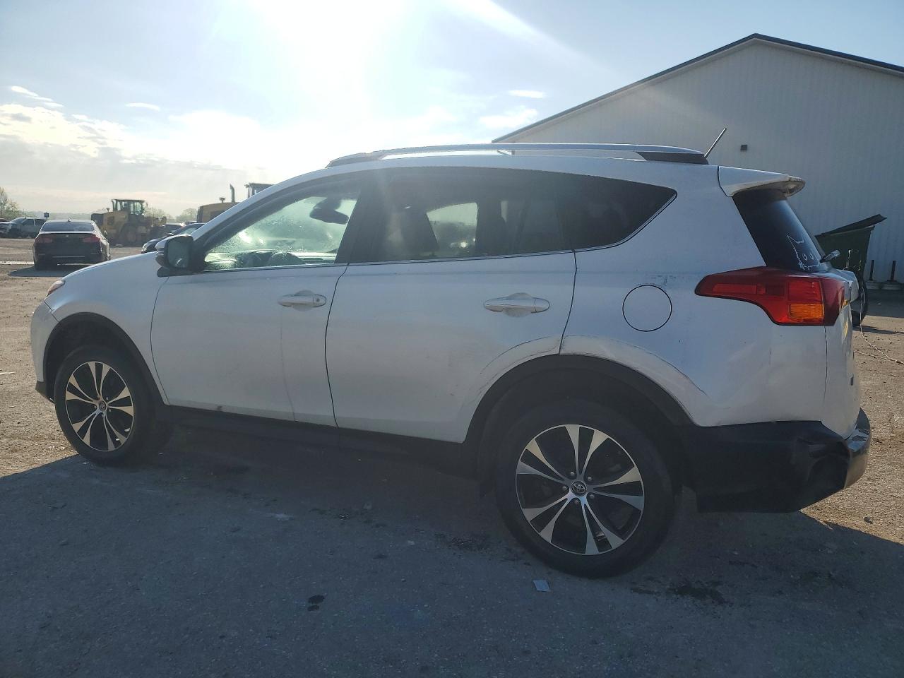 2015 TOYOTA RAV4 LIMITED — снимка 2