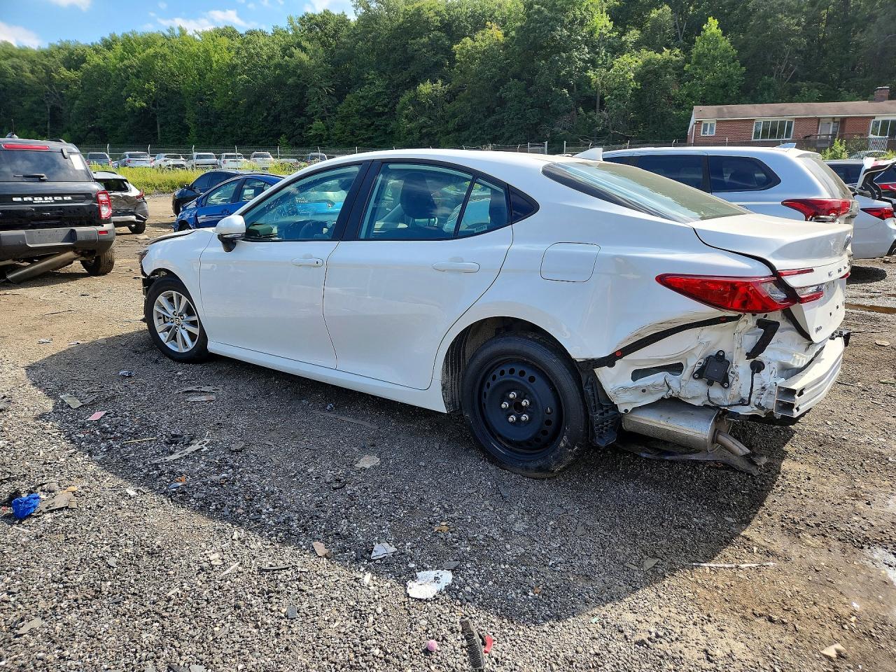 2025 TOYOTA CAMRY LE — снимка 2