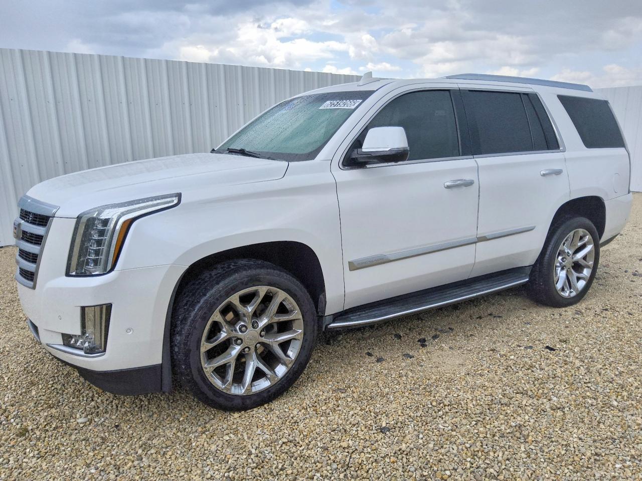 2017 CADILLAC ESCALADE LUXURY