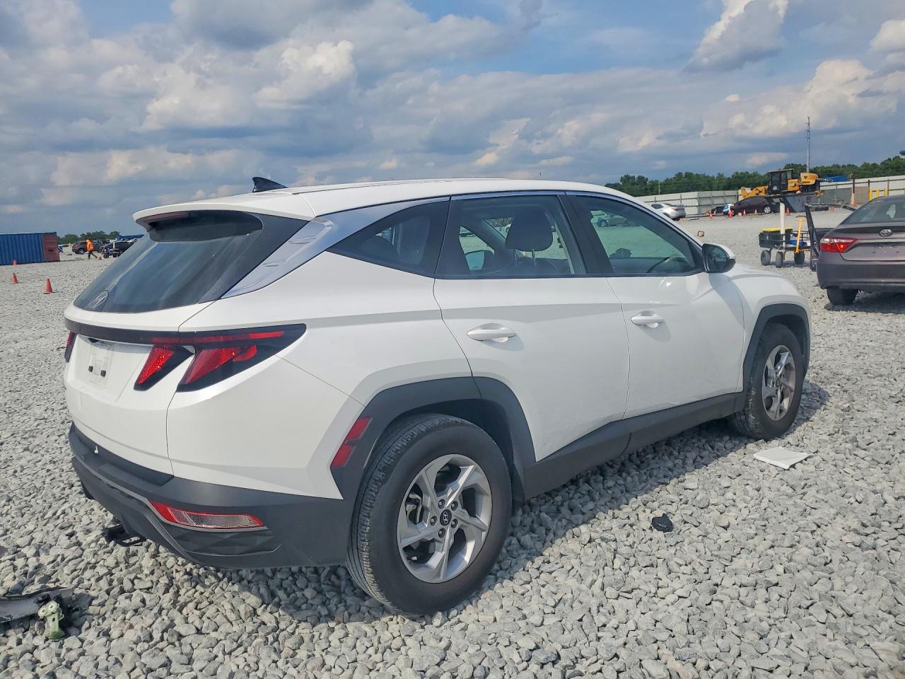 2024 HYUNDAI TUCSON SE — снимка 3