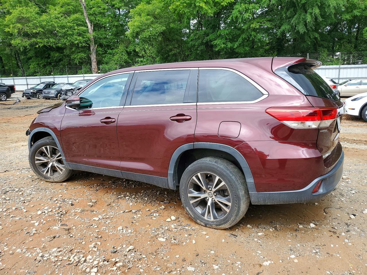 2019 TOYOTA HIGHLANDER LE — снимка 2