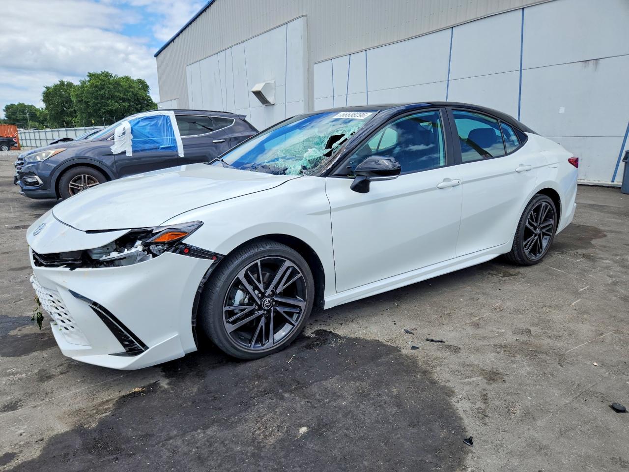 2025 TOYOTA CAMRY XSE