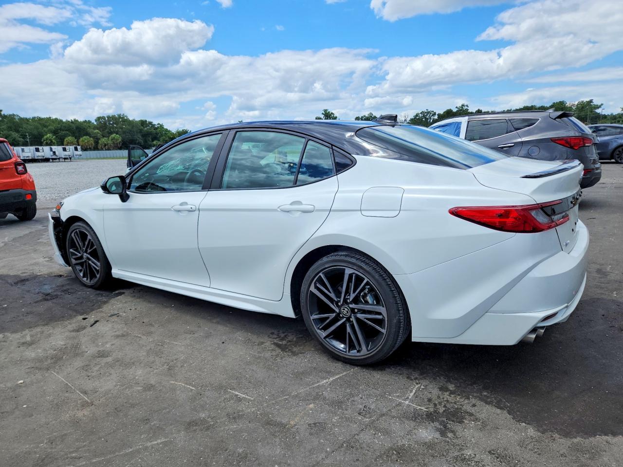 2025 TOYOTA CAMRY XSE — снимка 2