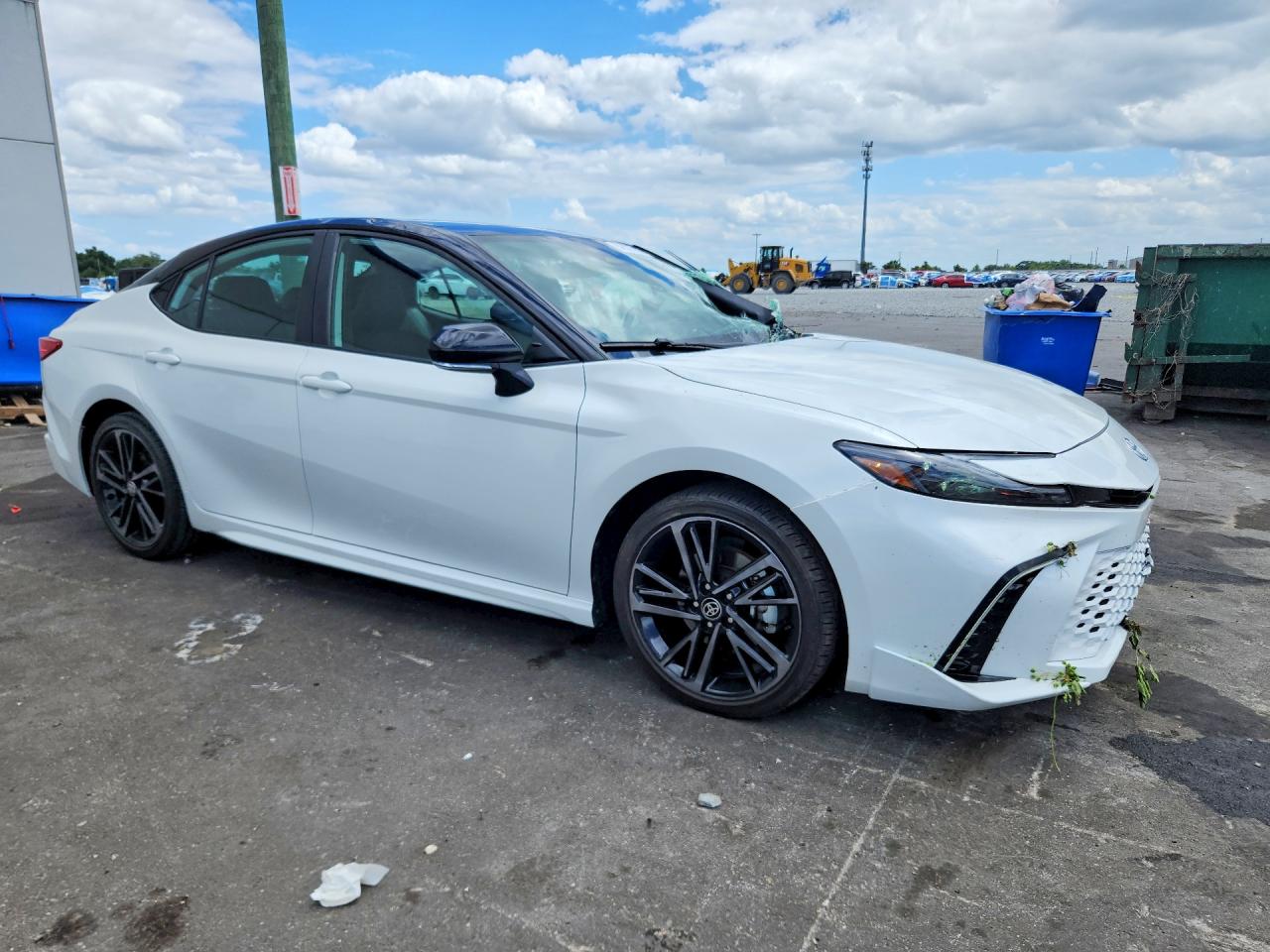 2025 TOYOTA CAMRY XSE — снимка 4