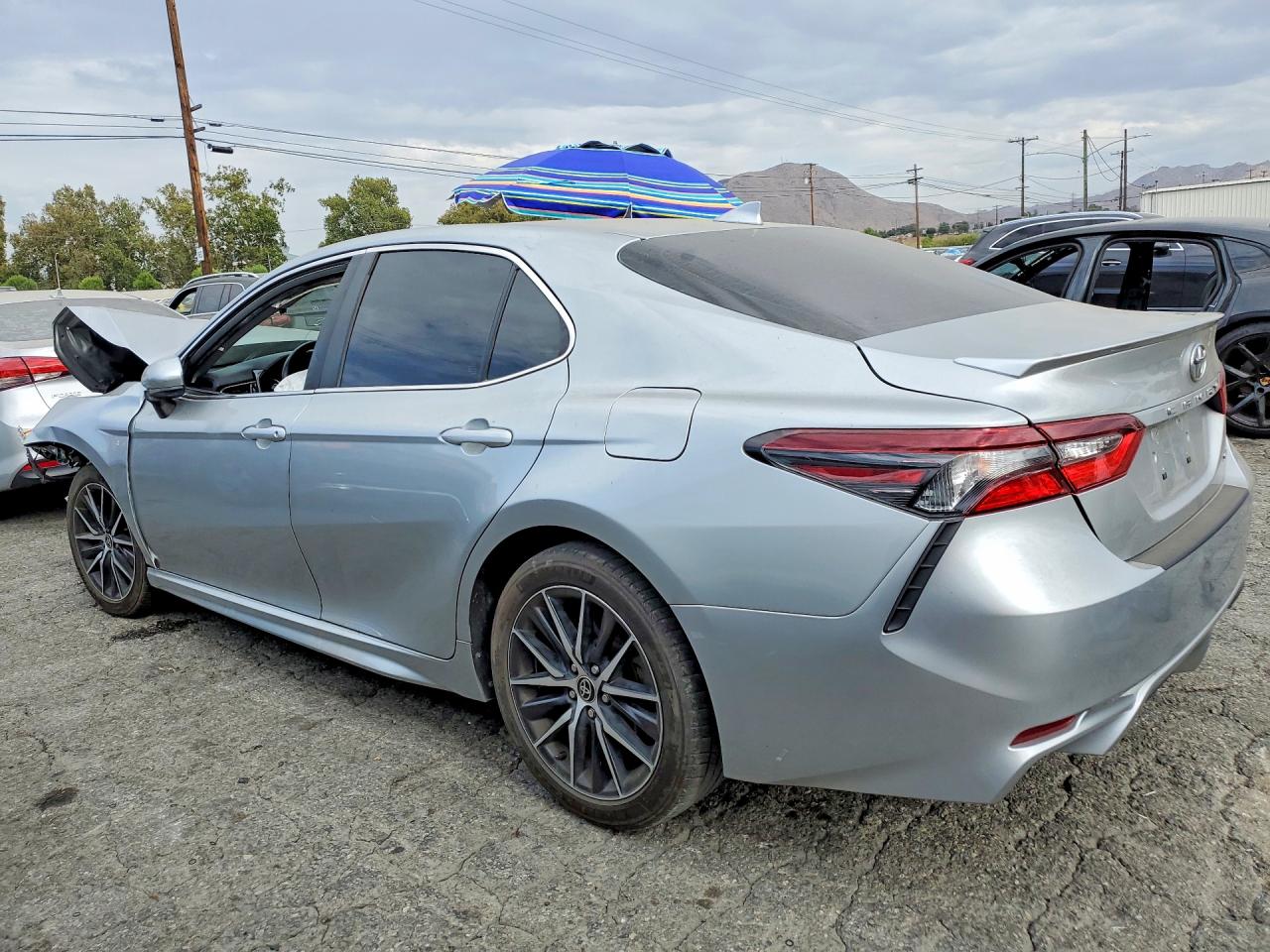 2021 TOYOTA CAMRY SE — снимка 2