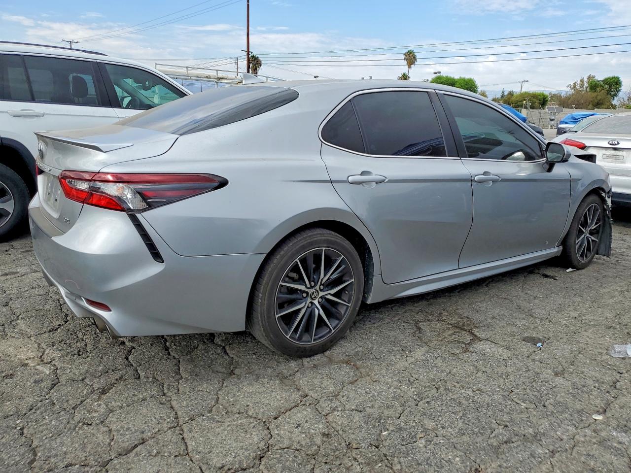 2021 TOYOTA CAMRY SE — снимка 3