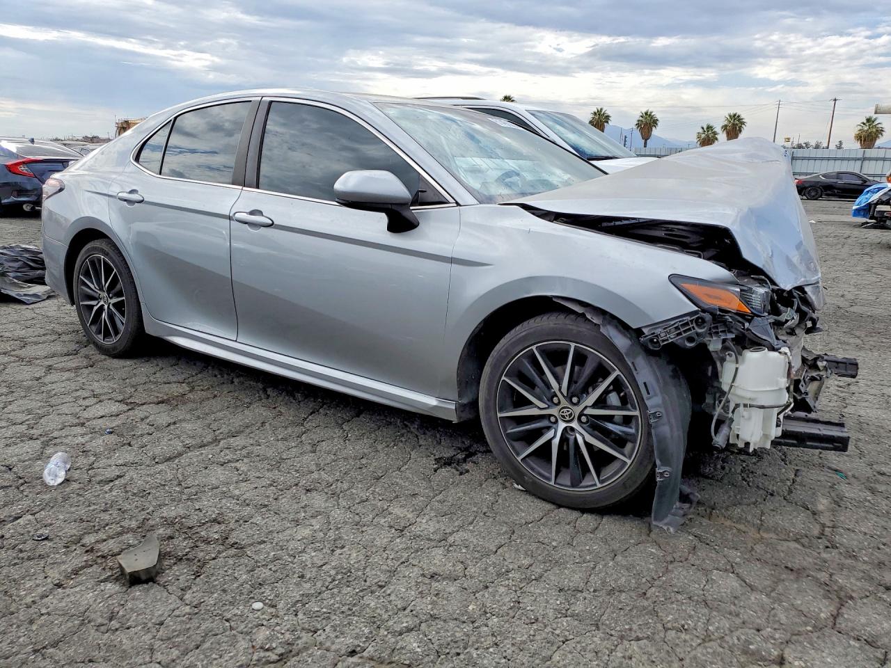 2021 TOYOTA CAMRY SE — снимка 4
