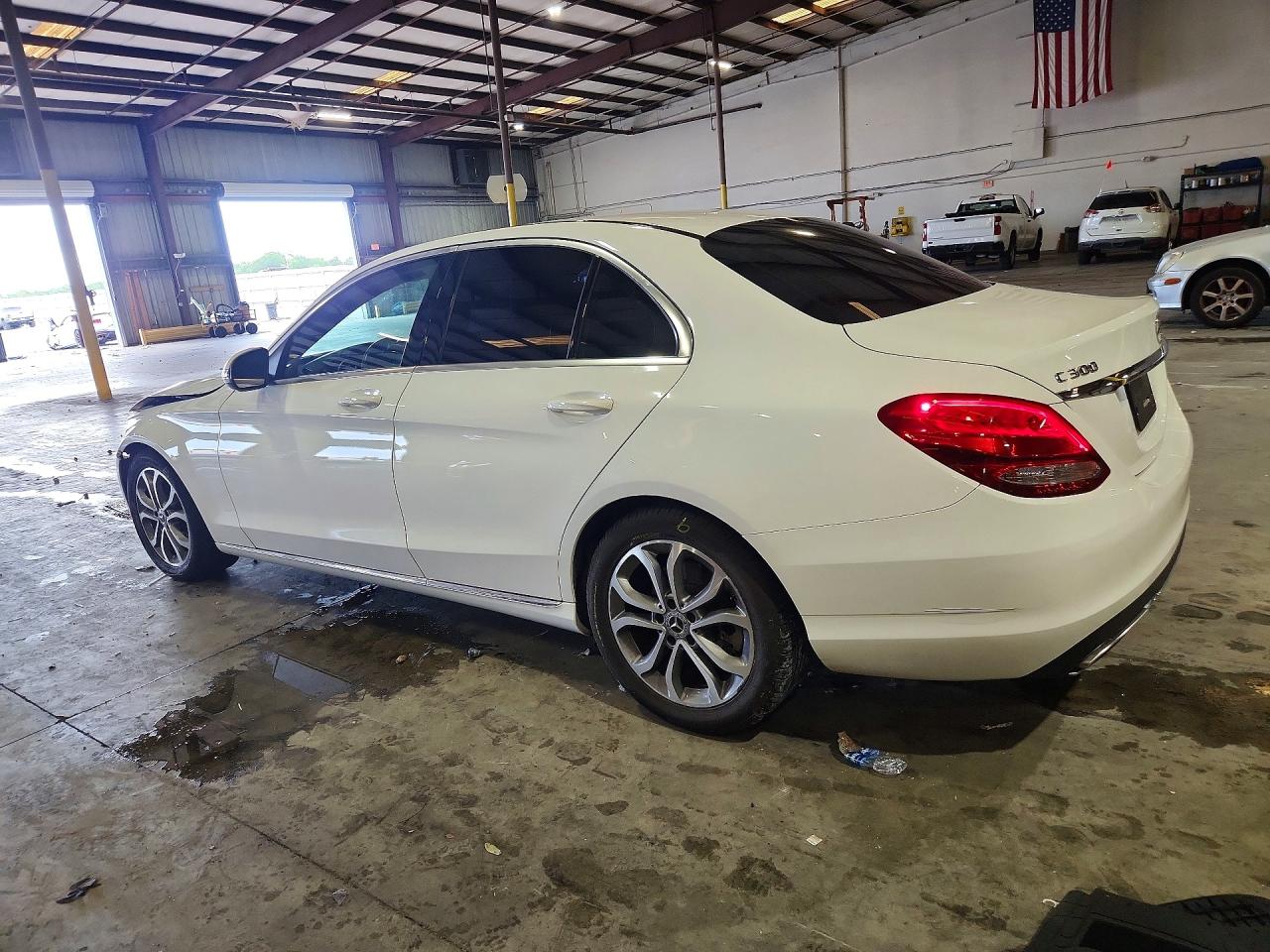 2017 MERCEDES-BENZ C 300 — снимка 2