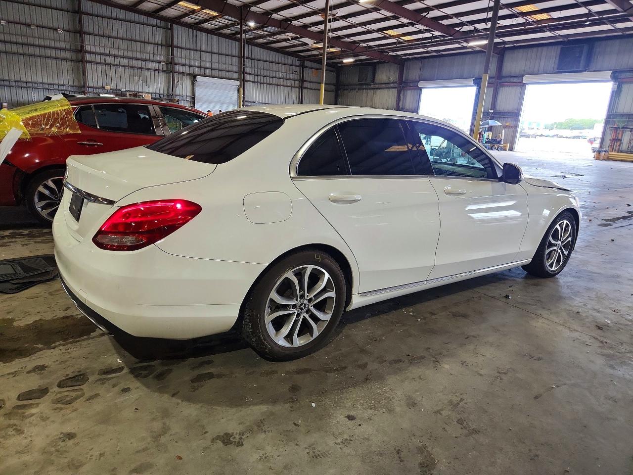 2017 MERCEDES-BENZ C 300 — снимка 3