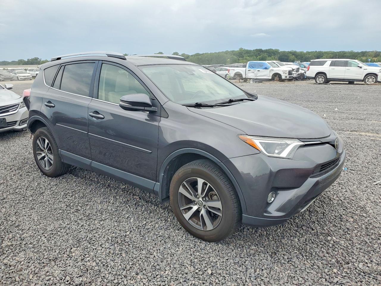 2017 TOYOTA RAV4 XLE — снимка 4