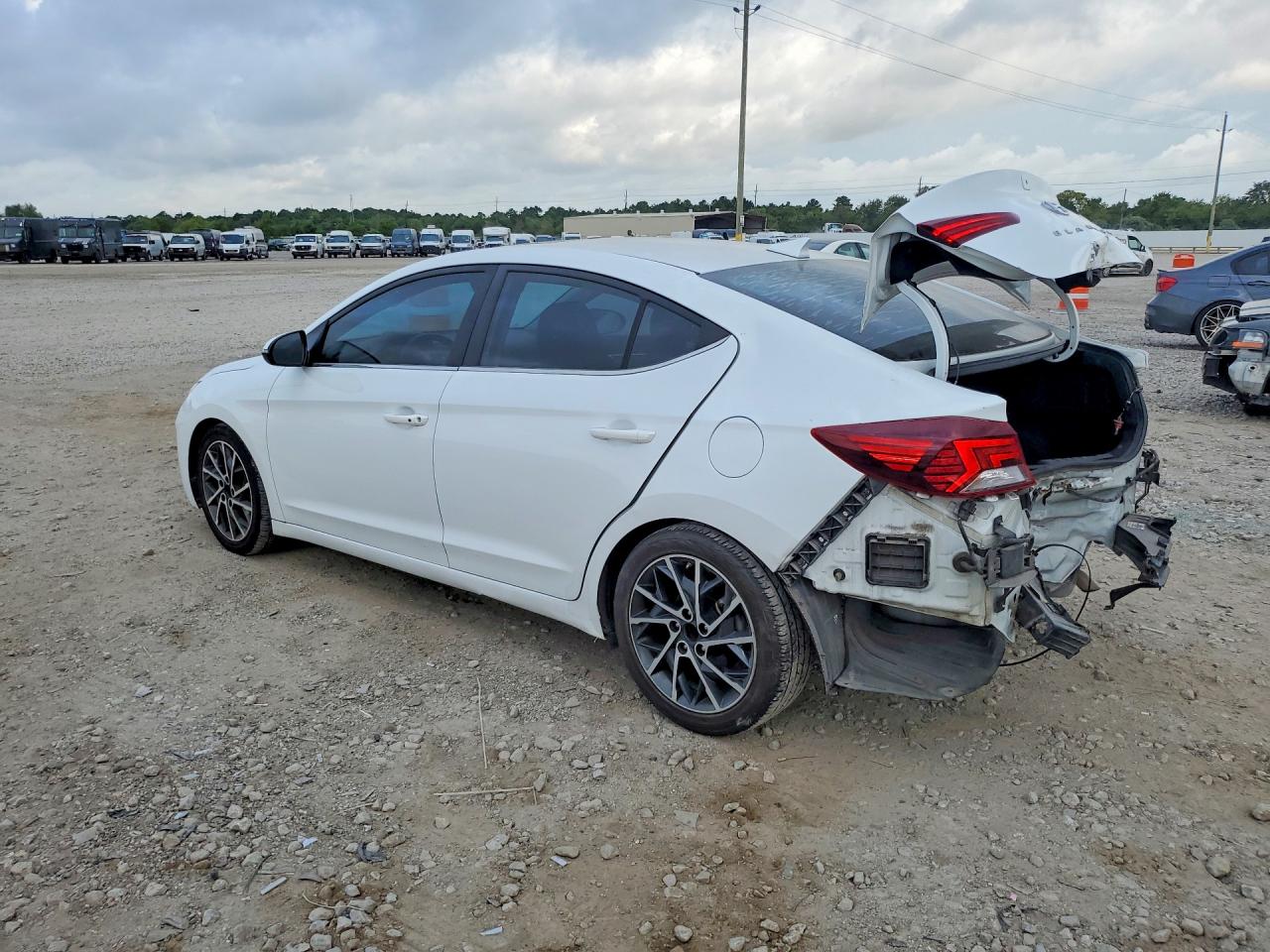 2019 HYUNDAI ELANTRA LIMITED — снимка 2